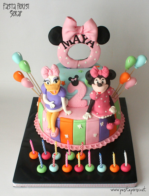 Minnie -Daisy duck cake