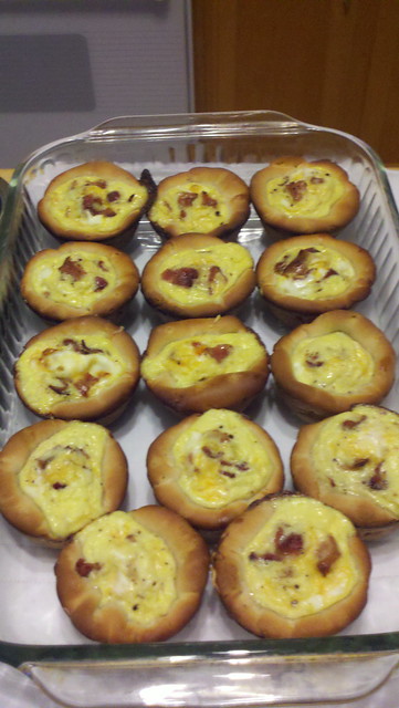 bacon egg and cheese biscuit muffins