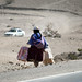 Donna quechua con bambina fuori Villazon