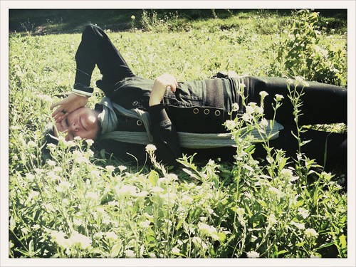 lying in the grass on teufelsberg