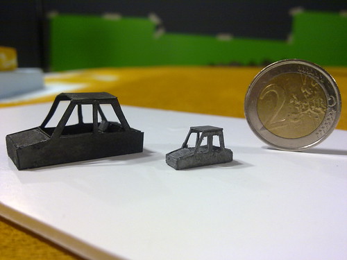 Car Wreck miniature + mini miniature