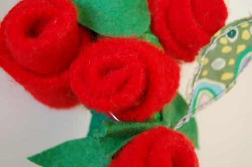 Recycled wool roses