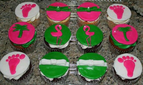 Lilly Pulitzer inspired Flamingo Baby Shower Cupcakes!