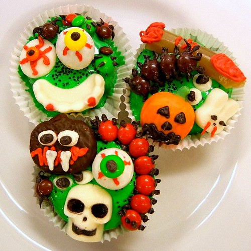 icky halloween cupcakes