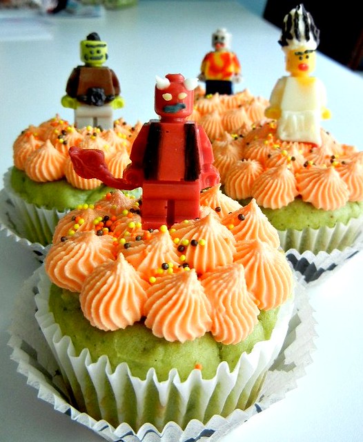 halloween lego minifig cupcakes