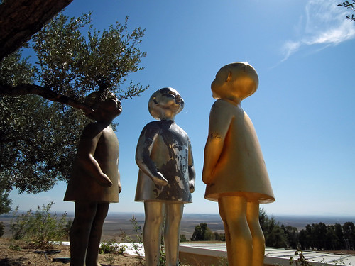 Ana Corbero's Giant Children Sculptures in Carmona, Spain (2011)