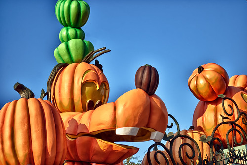 Goofy Pumpkin by hbmike2000