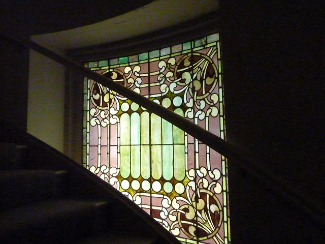 P1000554-2011-09-25-APC-Sacred-Spaces-Tour-North-Avenue-Presby-Balcony-Stair-Stained-Glass