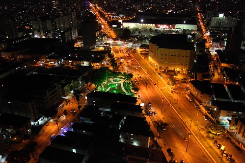 Vista noturna bairro Boqueirão - Santos/SP - Foto: Rê Sarmento by Rê Sarmento