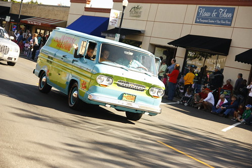 op parade/mystery machine