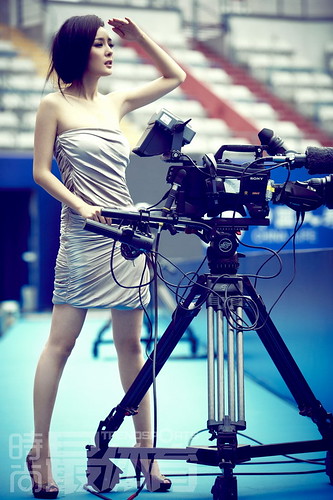 Dương Mịch chụp ảnh quần vợt 2011