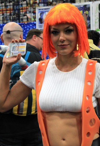 2011Model Adrianne Curry as the 5th Element at SDCC03