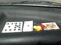 קלפים שפעם מצאתי, ובדרך להפגנת המיליון חשתי צורך לפרוס על הדק של האוטו