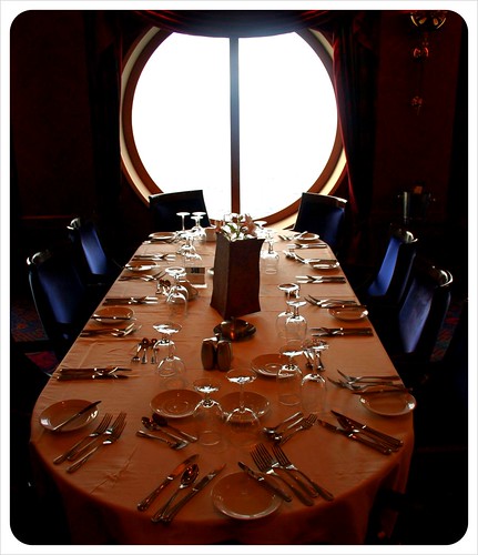cruise ship dining room table