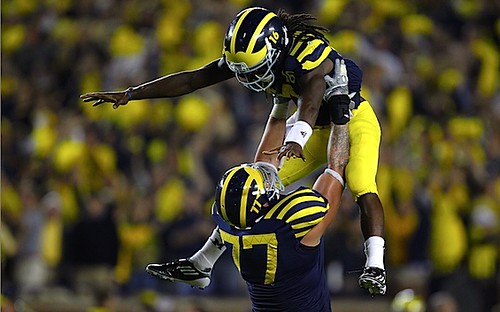 michigan_forgets_everything_it_knows_about_football_and_lets_denard_robinson_take_it_from_there