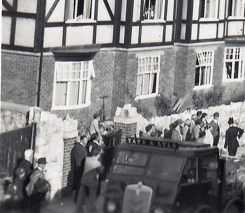 Tate & Lyle lorry accident. 1940s. Unidentified location (enlarged detail)
