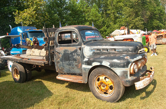 ford truck vintage antique neglected rusty 1940s f rough f5 1952 flatbed fseries nikond200 farmdays dacusvillesc