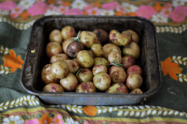 raosting-potatoes