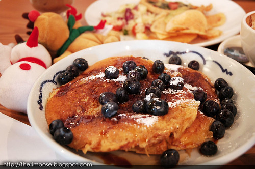 Group Therapy - Stacked Pancakes with Maple Syrup and Berries 