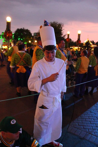 Linguini from Ratatouille costume (guest)