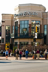 walkable Barnes & Noble, Bethesda MD (by: Raoul Pop, creative commons license)