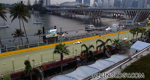 Excellent, unobstructed view of the race from the roof top of the Singapore Flyer
