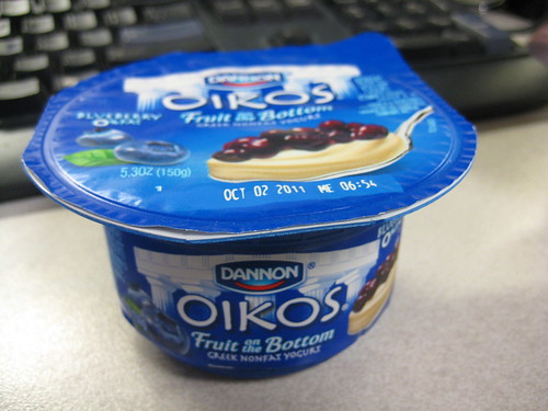 dannon oikos greek yogurt blueberry
