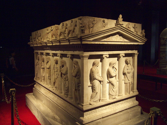 哀傷女子石棺Sarcophagus of Mourning Women