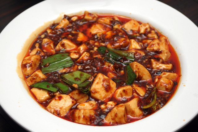 麻婆豆腐 Beancurd in Spicy Minced Meat Sauce