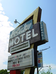 Holiday Motel - Cave City KY