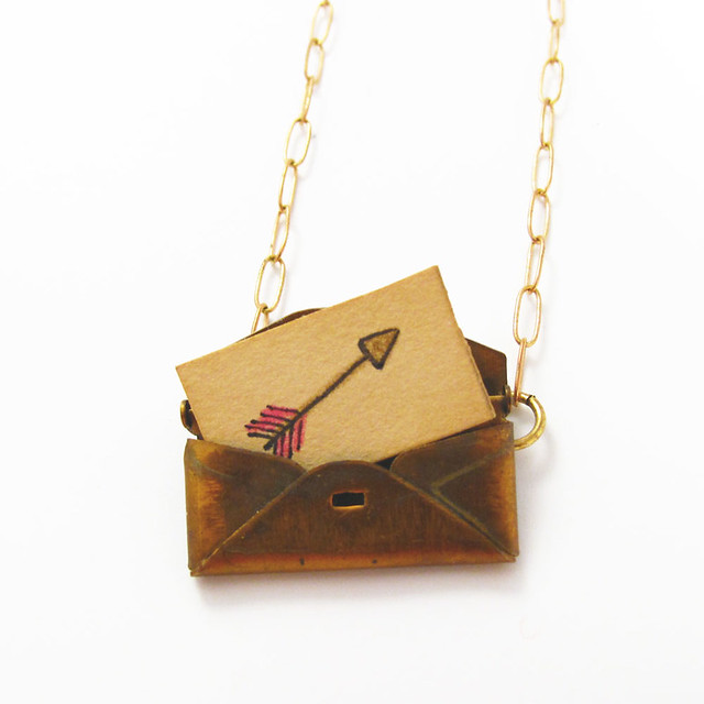 Loved Letter Envelope Locket With Arrow Drawing 5