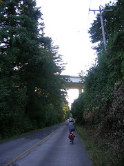 Steph on Evergreen Road, with the
Glen Jackson bridge looming ahead