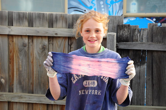 Tie dyeing fun at Do Re Me