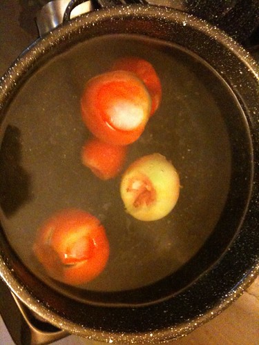 Blanching the tomatoes (1st the boil)