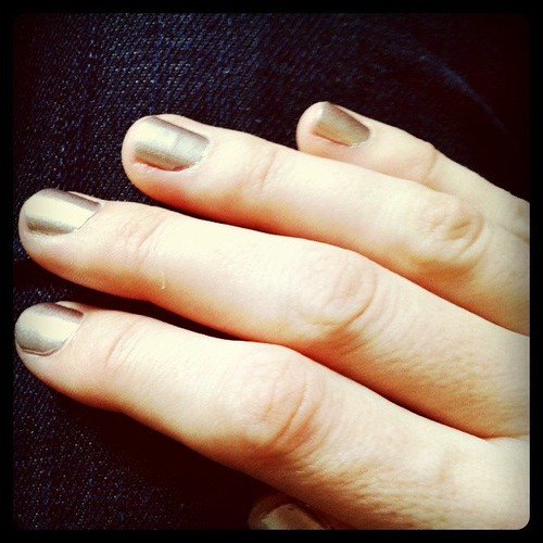 Gilded nails: Those Sally Hansen polish strips actually work! Thx to @doorsixteen for the tip.