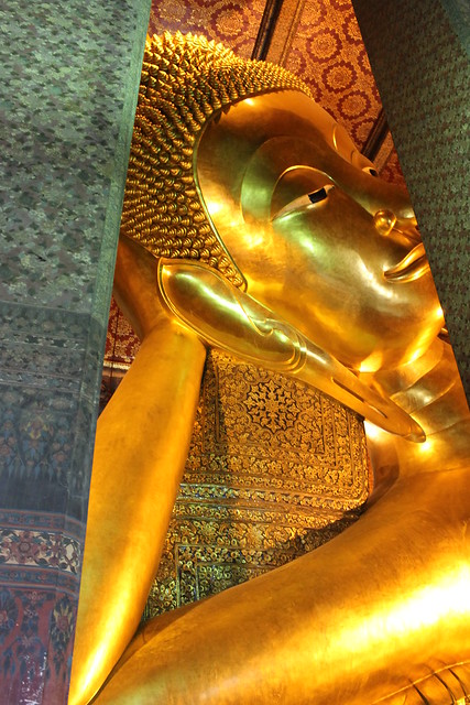 Huge Reclining Buddha at Wat Pho