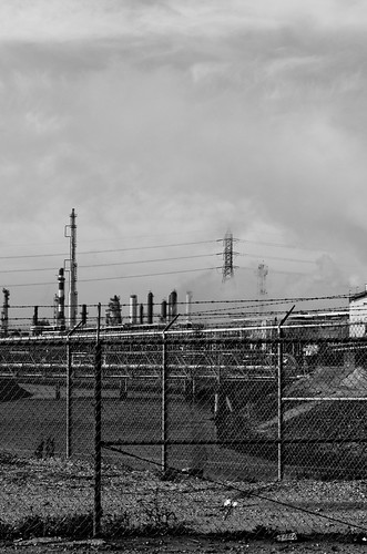 Carson ugly refinery