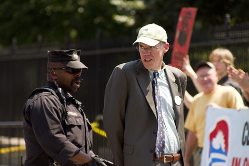 Bill Mckibben Arrested in Front of the White House