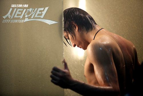 Lee Min Ho's Naked Scenes from City Hunter + Sexy Abs Photos Collection