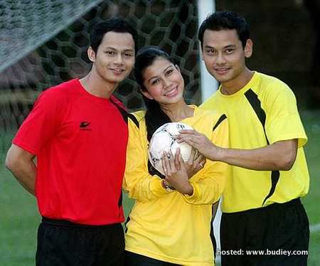 Ryzal, Memey dan Aidil merupakan pelakon utama bagi drama Bola Cinta musim kedua