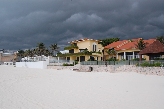 cancun_storm_coming