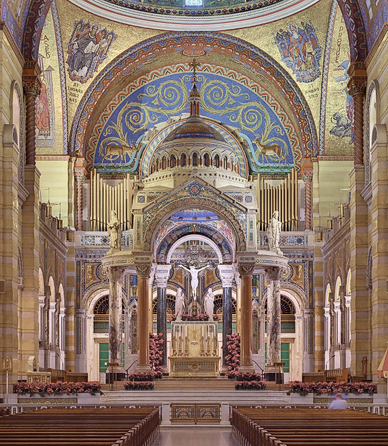 Cathedral Basilica of Saint Louis, in Saint Louis, Missouri, USA - full sanctuary