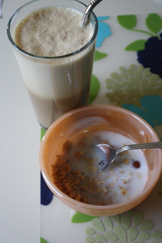 smoothie, cereal