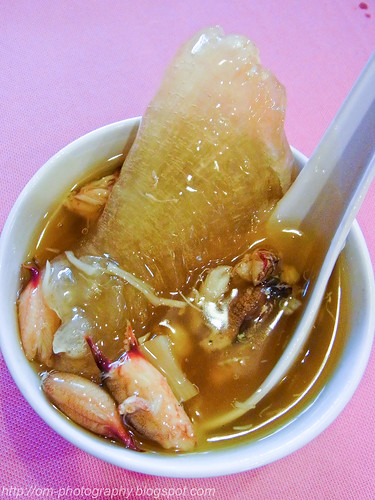Sharks-fin with scallop and crab meat. 干贝蟹肉包翅 restoran de maw R0014273 copy