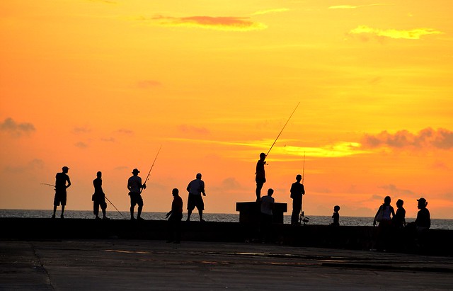 Fishermen in the La Havana's malecon