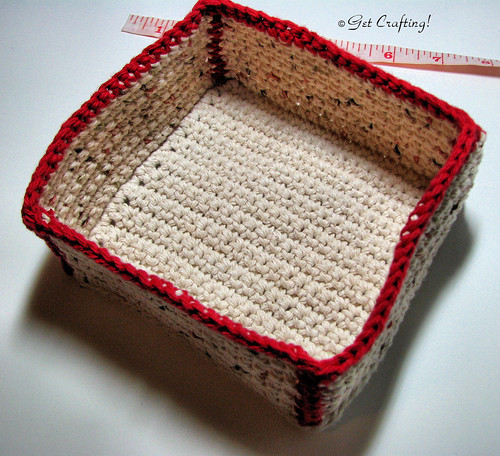 Crochet trinket box