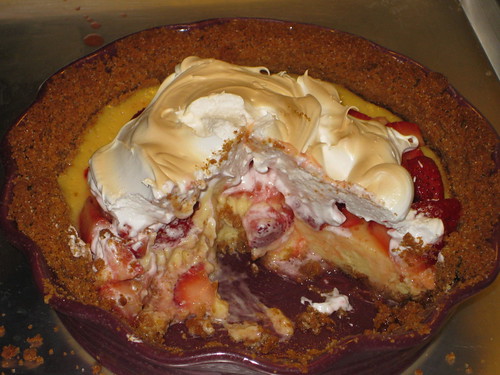 "Sliced" strawberry lemondae ice box pie
