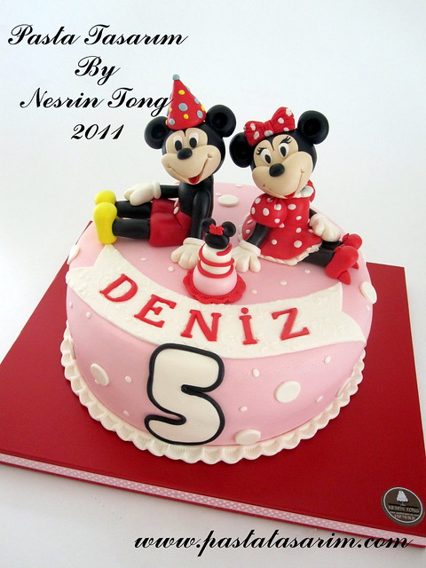 MINIE AND MICKEY MOUSE CAKE 