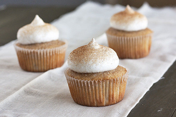 Snickerdoodle Cupcakes from HandletheHeat.com