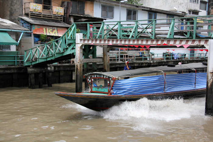 Public Boats along the Khlong Saen Saeb